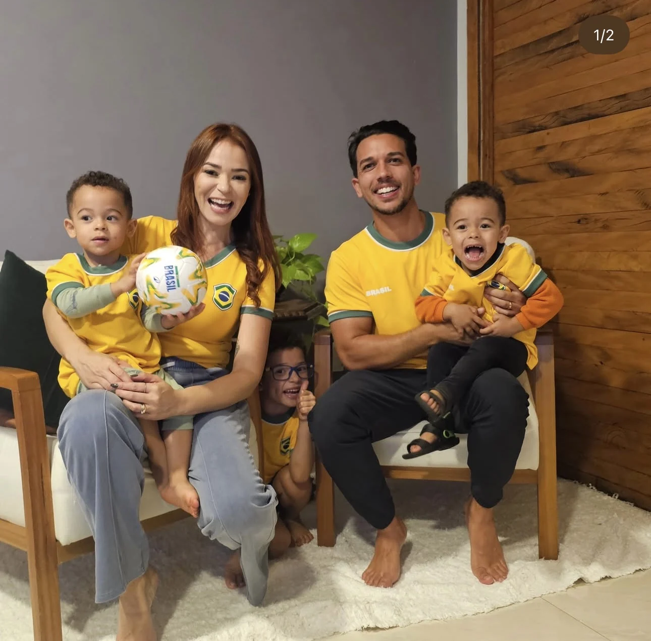 Gabriel Cunha com Sandra e os filhos